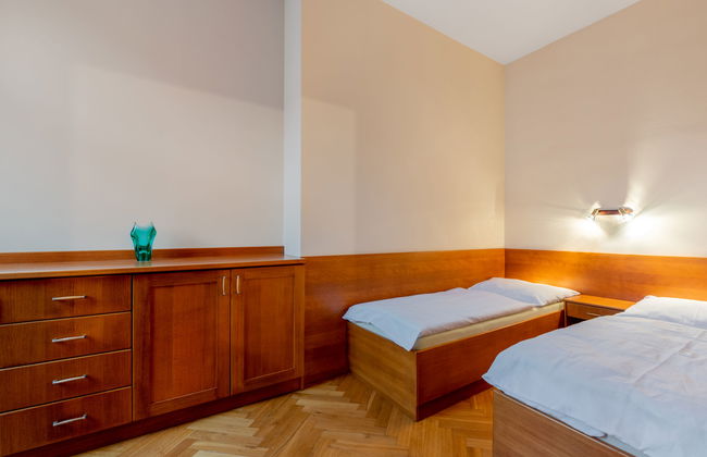 Apartamento de 2 quartos em Desná com banheira de hidromassagem - Foto 14