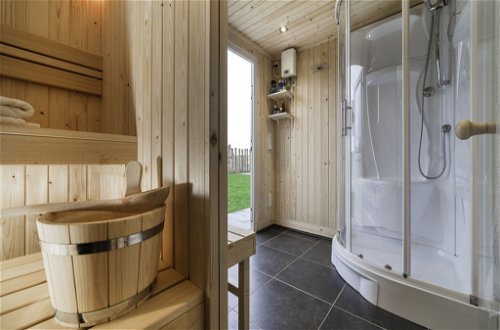 Photo 15 - Maison de 3 chambres à Colijnsplaat avec terrasse et bain à remous