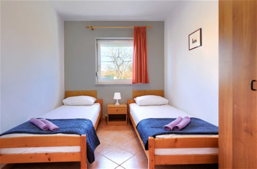 Foto 28 - Appartamento con 2 camere da letto a Labin con piscina e vista mare