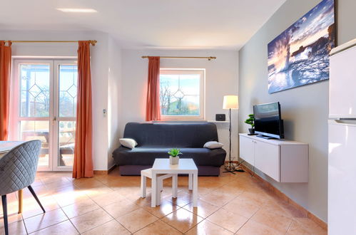 Photo 14 - 2 bedroom Apartment in Labin with swimming pool and garden