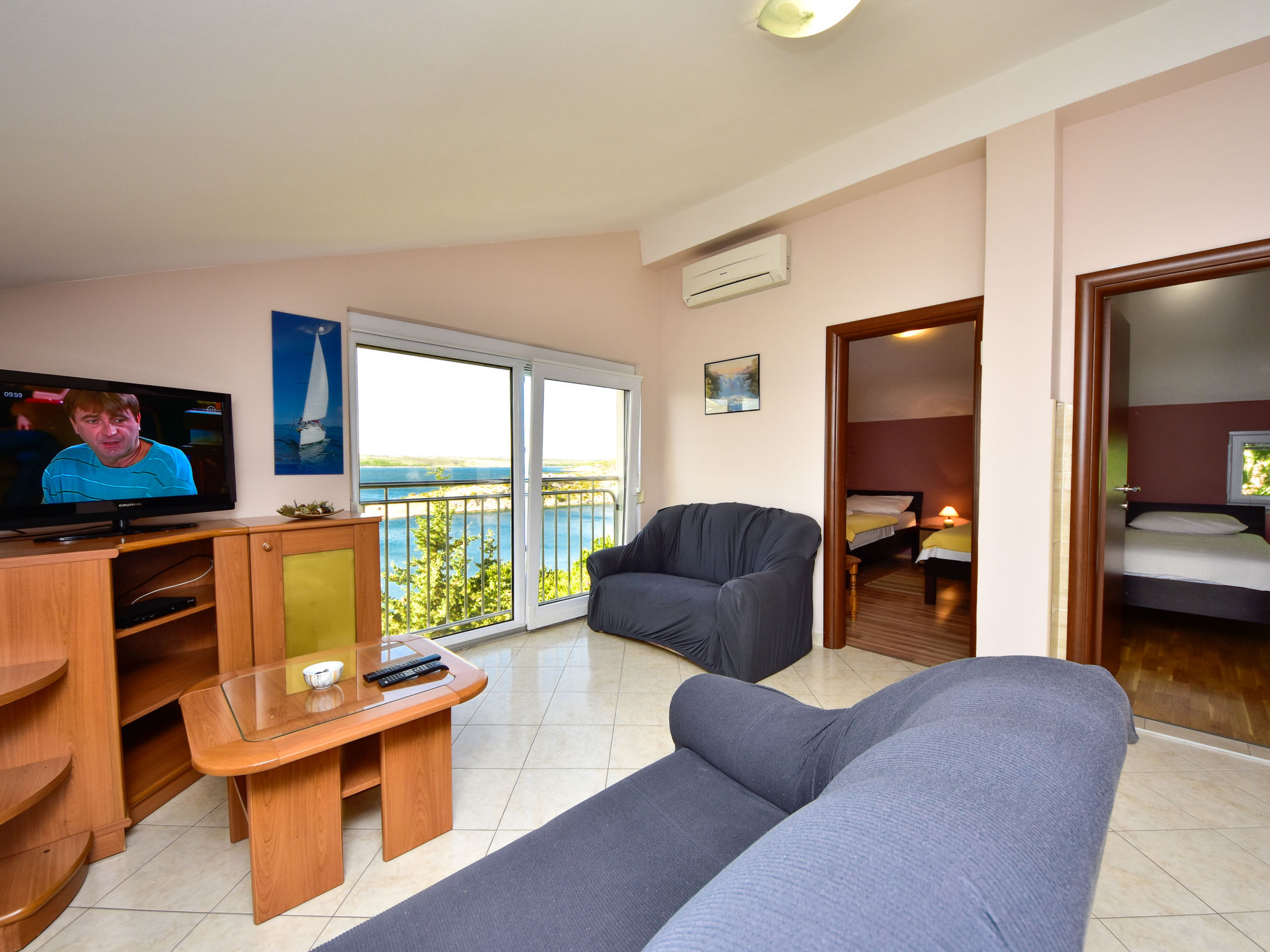 Photo 4 - Appartement de 2 chambres à Jasenice avec piscine et vues à la mer