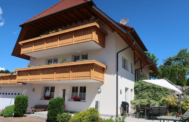 2 bedroom Apartment in Hofstetten with garden and terrace - Photo 1