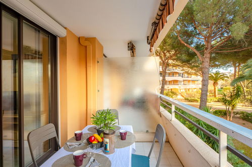 Photo 15 - 2 bedroom Apartment in Fréjus with swimming pool and garden