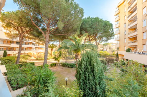 Photo 18 - Appartement de 2 chambres à Fréjus avec piscine et jardin