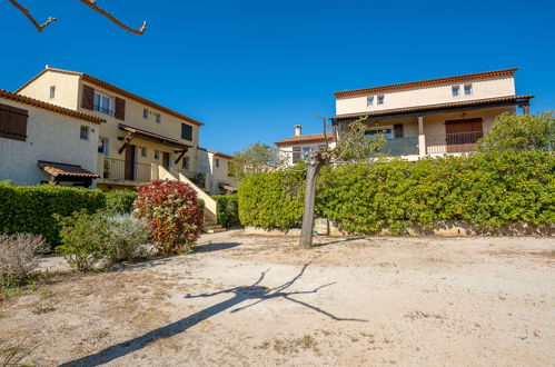 Photo 16 - 1 bedroom Apartment in Carqueiranne with terrace and sea view