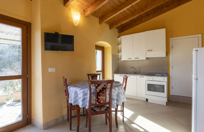 Apartamento de 2 quartos em Prelà com piscina e jardim - Foto 9