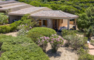 Foto 1 - Casa de 2 habitaciones en Trinità d'Agultu e Vignola con jardín y vistas al mar