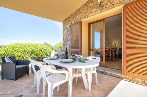 Photo 32 - Maison de 2 chambres à Trinità d'Agultu e Vignola avec jardin et terrasse