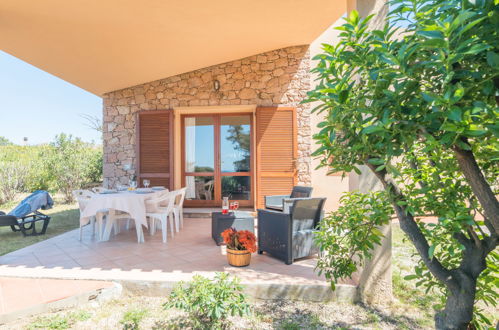 Photo 3 - Maison de 2 chambres à Trinità d'Agultu e Vignola avec jardin et vues à la mer