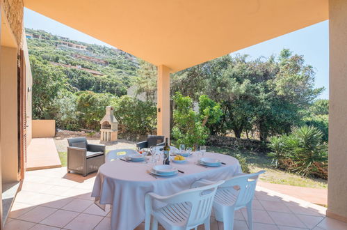 Photo 4 - Maison de 2 chambres à Trinità d'Agultu e Vignola avec jardin et vues à la mer