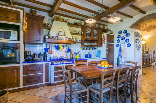 Foto 4 - Haus mit 4 Schlafzimmern in San Gimignano mit privater pool und garten