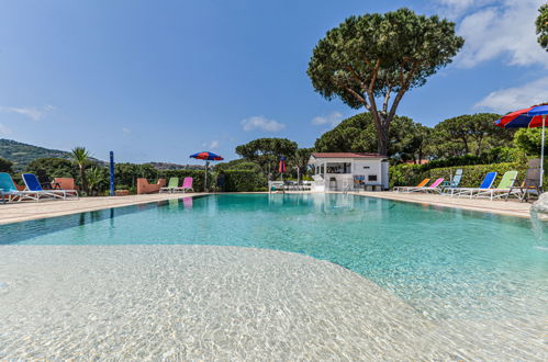 Foto 1 - Apartamento de 2 habitaciones en Capoliveri con piscina y vistas al mar