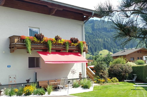 Photo 2 - 2 bedroom Apartment in Maishofen with garden and mountain view