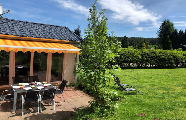 Casa de 4 quartos em Schönwald im Schwarzwald com jardim e terraço - Foto 1