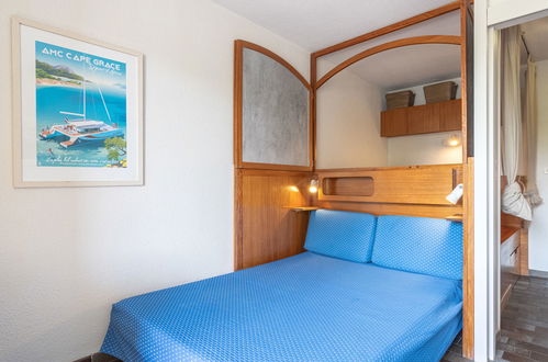 Foto 8 - Appartamento con 1 camera da letto a Hyères con terrazza e vista mare