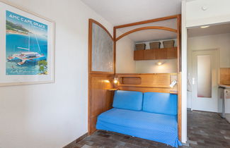 Foto 3 - Appartamento con 1 camera da letto a Hyères con terrazza e vista mare