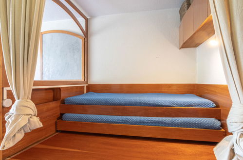 Foto 12 - Appartamento con 1 camera da letto a Hyères con terrazza e vista mare