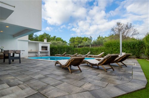 Foto 56 - Casa de 4 quartos em Vodice com piscina privada e vistas do mar