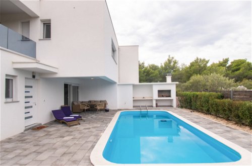 Foto 43 - Casa de 4 habitaciones en Vodice con piscina privada y vistas al mar