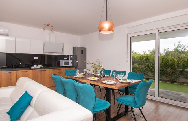 Casa de 5 quartos em Vodice com piscina privada e jardim - Foto 13