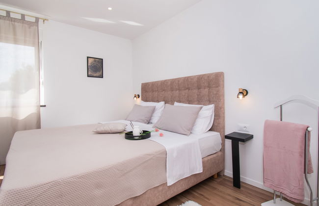 Casa de 5 quartos em Vodice com piscina privada e jardim - Foto 38