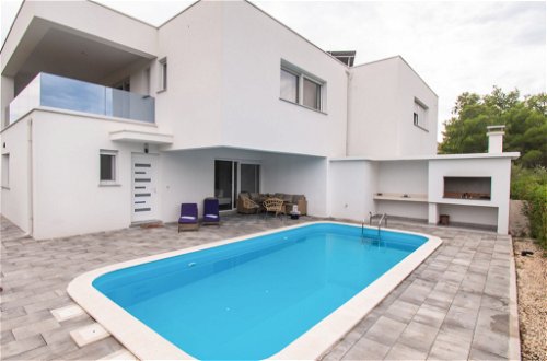 Foto 1 - Casa con 4 camere da letto a Vodice con piscina privata e vista mare