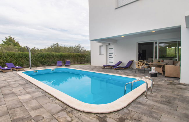Casa de 5 quartos em Vodice com piscina privada e jardim - Foto 15
