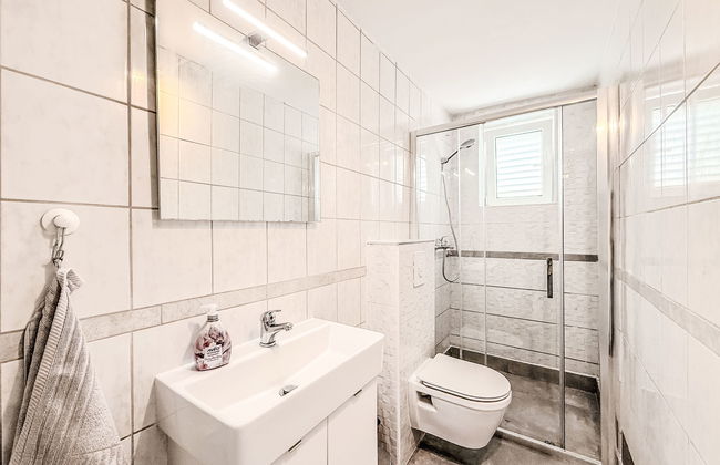 Apartamento de 6 quartos em Jasenice com jardim e terraço - Foto 27