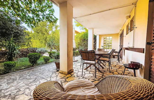 Apartamento de 6 quartos em Jasenice com jardim e terraço - Foto 16