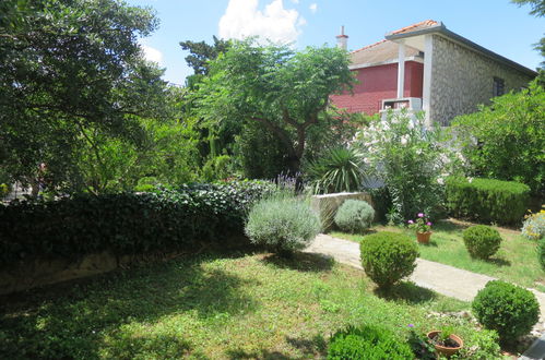 Photo 16 - Appartement de 2 chambres à Jasenice avec jardin et terrasse