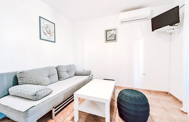 Apartamento de 6 quartos em Jasenice com jardim e terraço - Foto 4