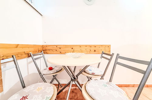 Foto 9 - Appartamento con 6 camere da letto a Jasenice con giardino e terrazza
