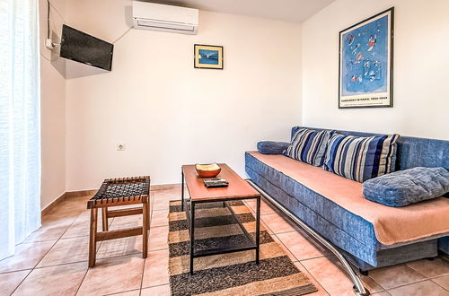 Foto 18 - Appartamento con 6 camere da letto a Jasenice con giardino e terrazza