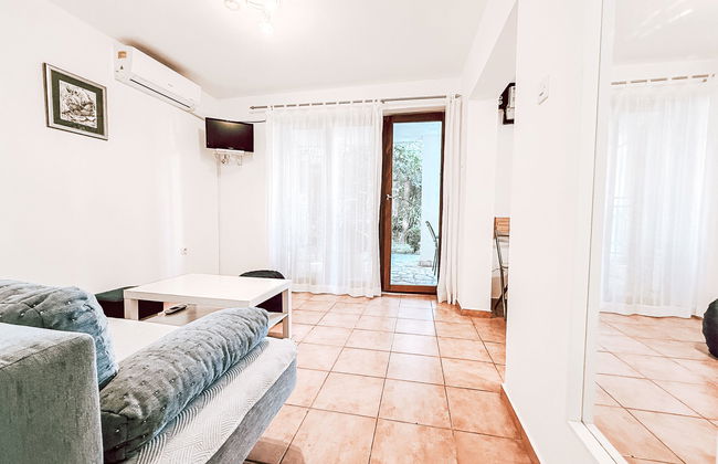 Apartamento de 6 quartos em Jasenice com jardim e terraço - Foto 6
