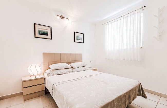 Apartamento de 6 quartos em Jasenice com jardim e terraço - Foto 10