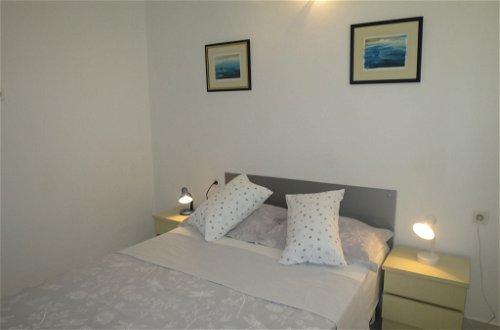 Foto 12 - Appartamento con 2 camere da letto a Jasenice con giardino e vista mare