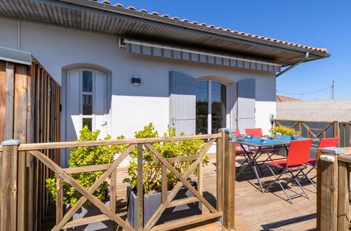 Foto 18 - Apartamento de 2 quartos em La Teste-de-Buch com terraço e vistas do mar