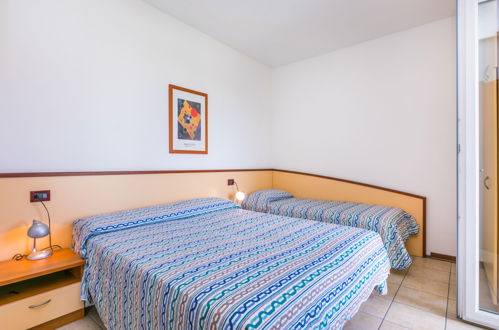 Foto 13 - Appartamento con 2 camere da letto a Caorle con vista mare