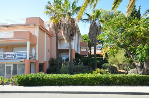 Foto 19 - Apartamento de 1 habitación en Cavalaire-sur-Mer con terraza