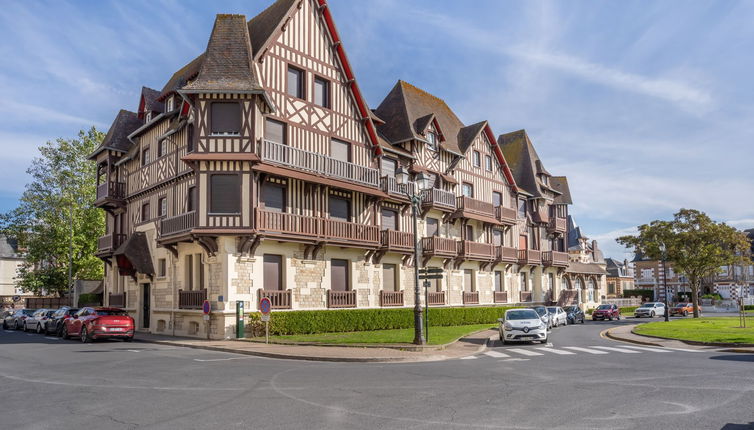 Foto 1 - Apartamento de 2 habitaciones en Cabourg con vistas al mar