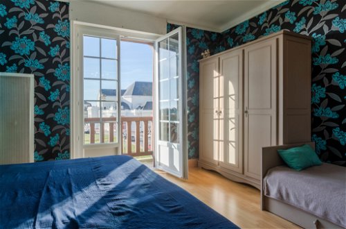 Foto 13 - Appartamento con 2 camere da letto a Cabourg con vista mare