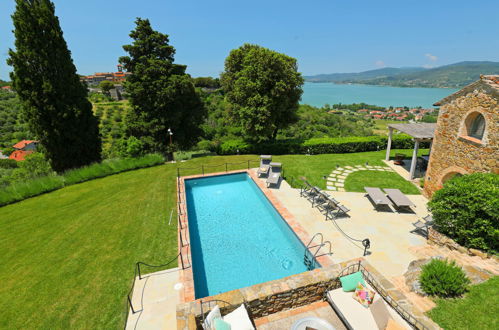 Foto 36 - Casa de 4 habitaciones en Magione con piscina privada y vistas a la montaña