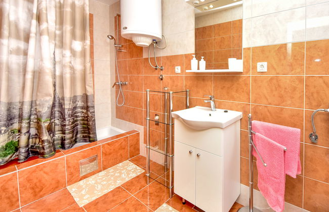 2 bedroom Apartment in Sukošan with garden and terrace - Photo 15