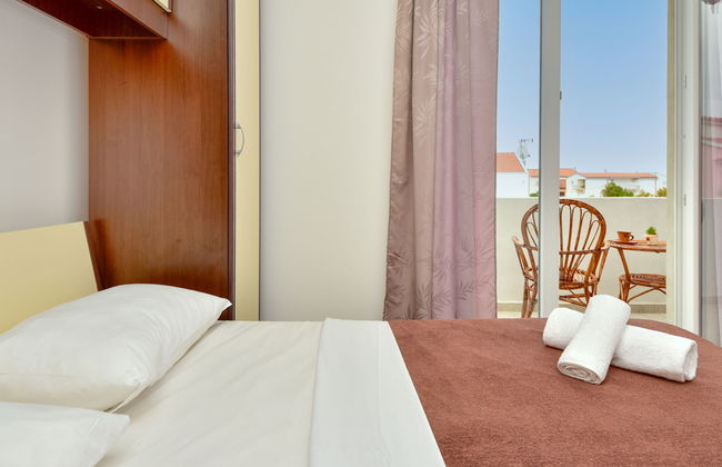 2 bedroom Apartment in Sukošan with garden and terrace - Photo 5