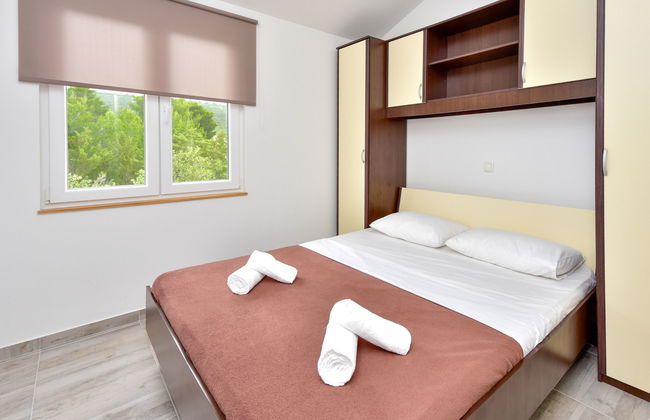 2 bedroom Apartment in Sukošan with garden and terrace - Photo 4