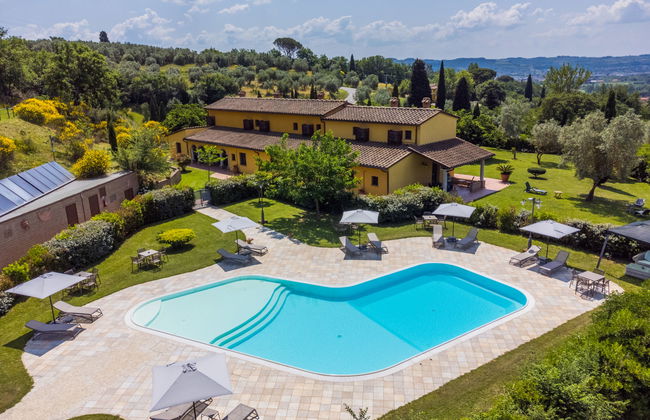 Apartamento de 3 quartos em Capraia e Limite com piscina e jardim - Foto 1