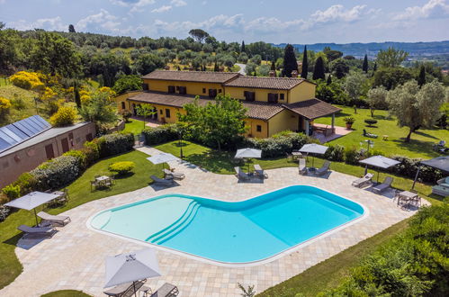 Foto 1 - Apartamento de 2 quartos em Capraia e Limite com piscina