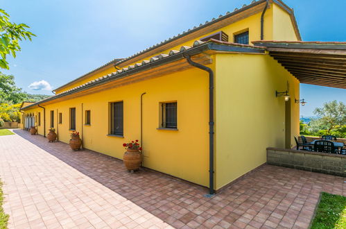 Photo 32 - Appartement de 2 chambres à Capraia e Limite avec piscine