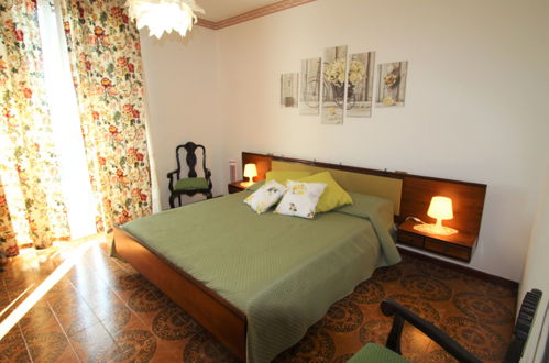 Foto 14 - Appartamento con 3 camere da letto a Leivi con terrazza e vista mare