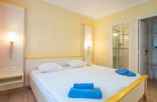 Foto 3 - Apartamento de 1 quarto em Sainte-Maxime com piscina e jardim